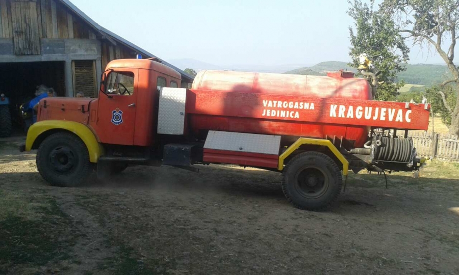 У Бечевицу допремљена цистерна са водом