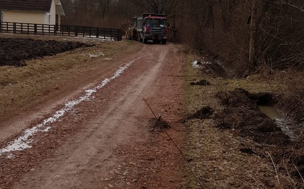 У току радови на санацији канала и пропуста у Брњици
