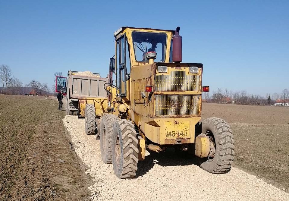 Екипе ЈКП „Комуналац“ Кнић завршиле извођење грађевинских радова у више Месних заједница